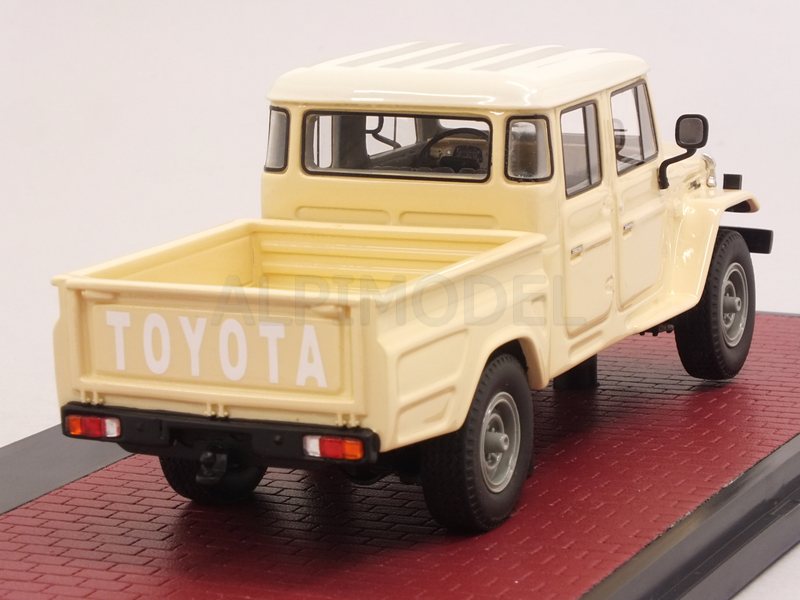 Toyota HJ45 Land Cruiser Crew Cab (Beige) by matrix-models