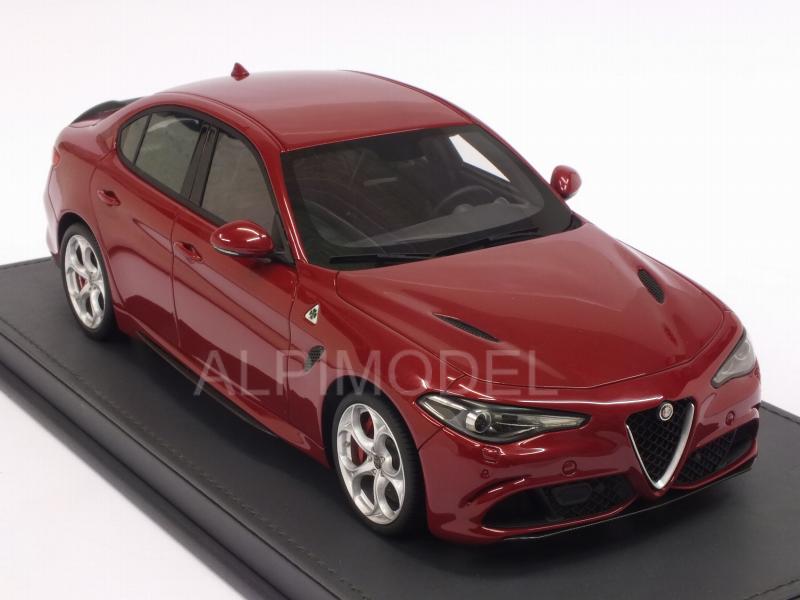 Alfa Romeo Giulia Quadrifoglio 2015 (Rosso Competizione) with display case - Limited Edition 100 Pcs - bbr