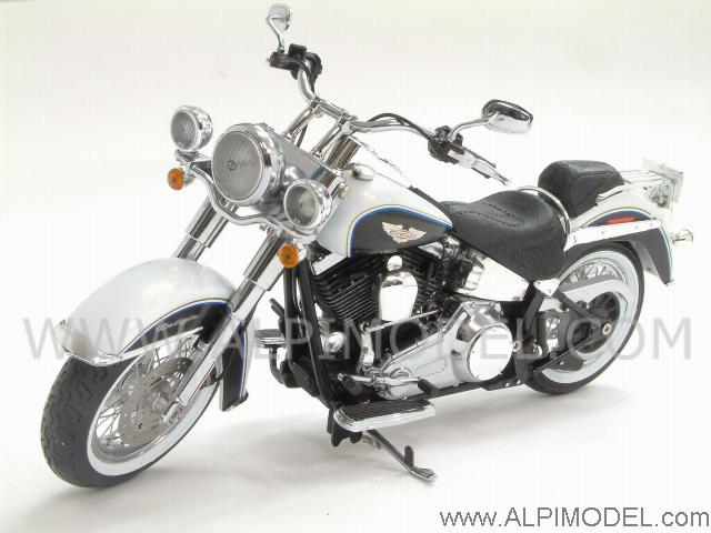 Harley Davidson  FLSTN Softail Deluxe  (White Gold Pearl/Black Pearl) by highway-61