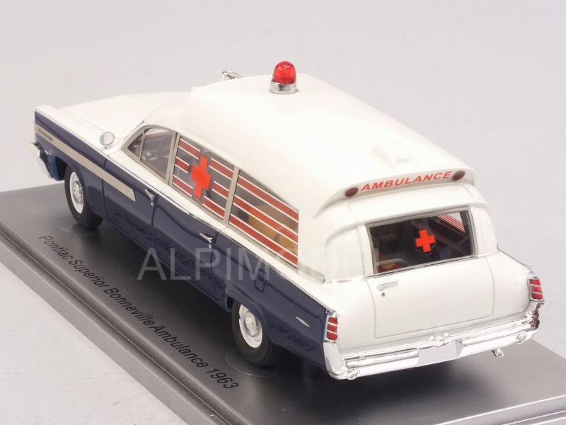Pontiac Superior Bonneville Ambulance US Navy 1963 - kess