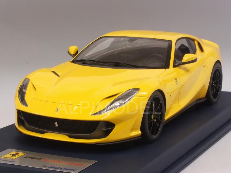Ferrari 812 Superfast (Giallo Modena) with display case by looksmart