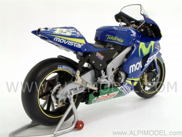Honda RC211V Team Movistar Sete Gibernau MotoGP 2005 - minichamps