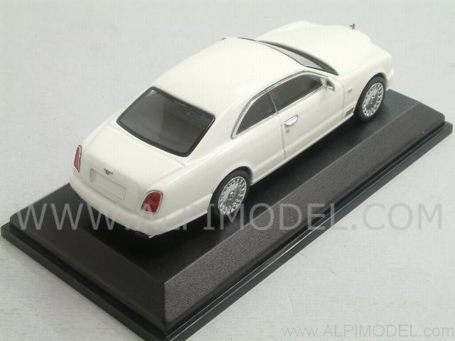 Bentley Brooklands 2006 (Magnolia White) (1/64 scale - 8cm) - minichamps
