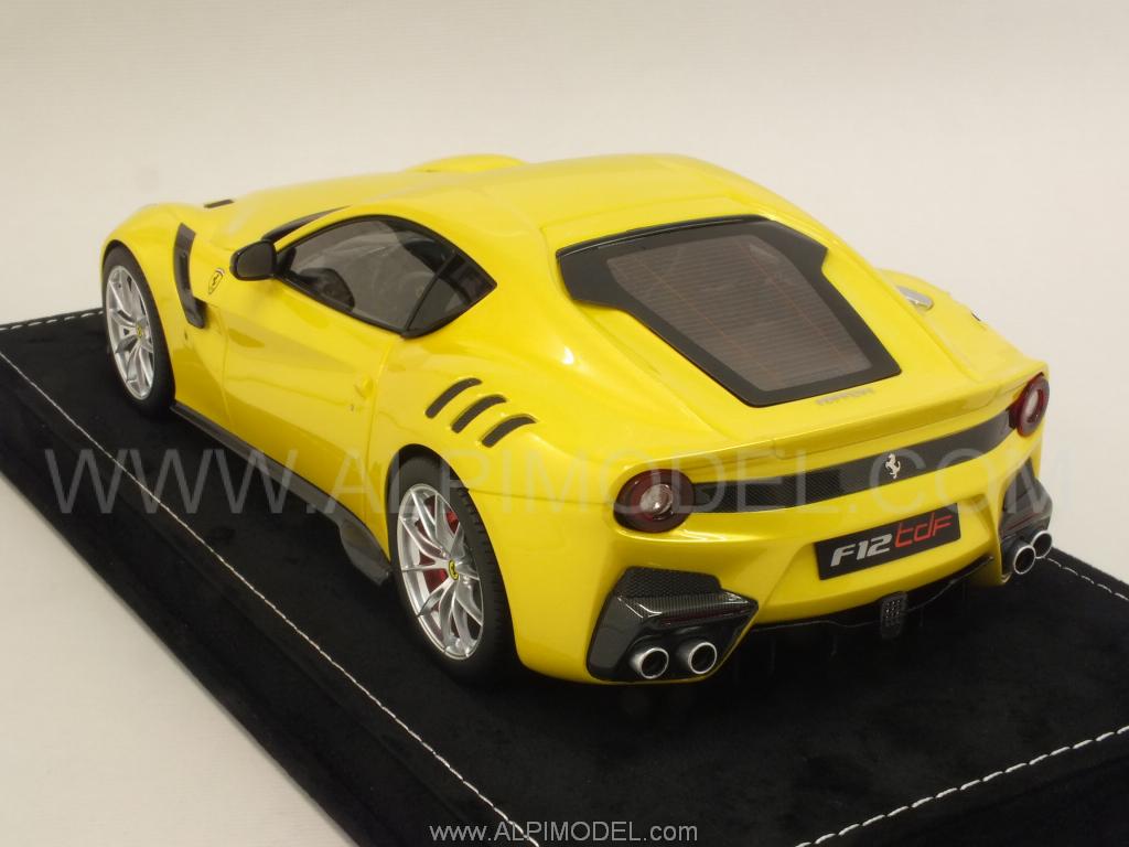 Ferrari F12 TDF 2016 (Giallo Tristrato) with display case - mr-collection
