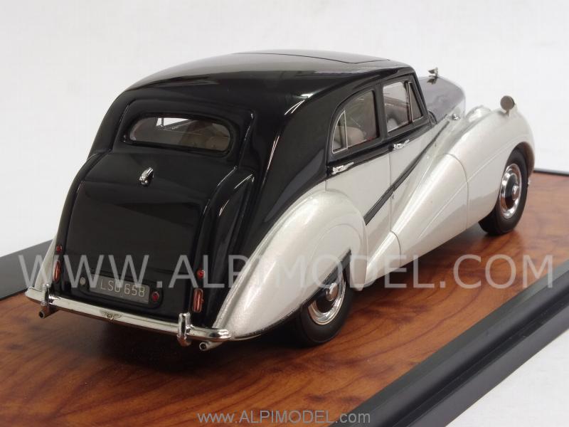 Bentley Harold Radford Countryman MkII Saloon 1951 (Silver/Black) - matrix-models