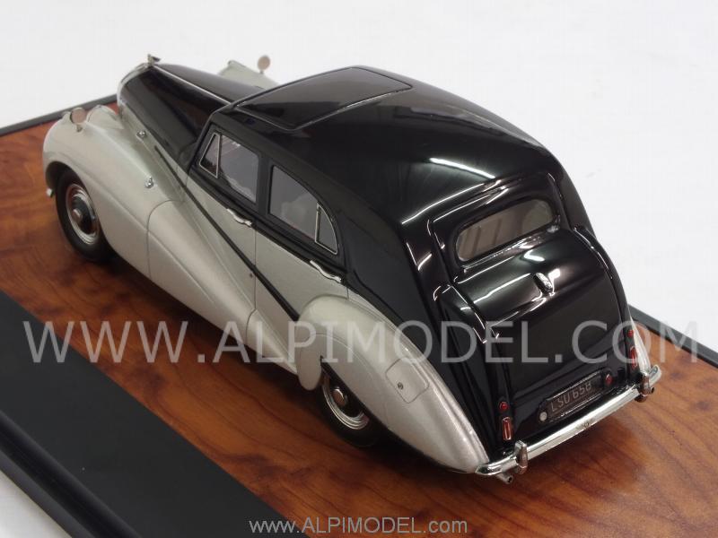 Bentley Harold Radford Countryman MkII Saloon 1951 (Silver/Black) - matrix-models