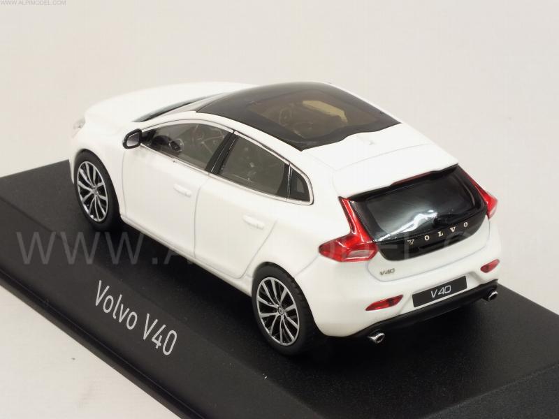 Volvo V40 2016 (Crystal White Metallic) - norev