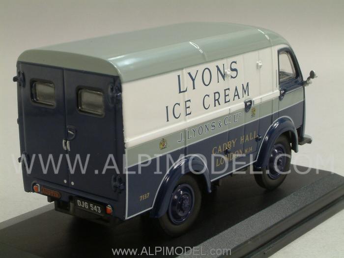 Austin K8 Van 'Lyons Ice Cream' - oxford