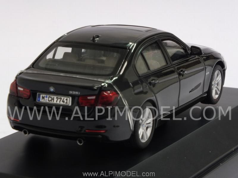 BMW Serie 3 F30 (Sapphire Blackr) - paragon