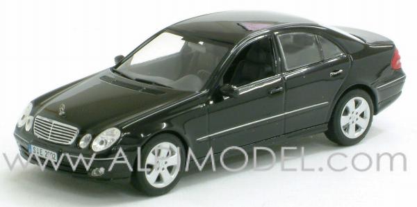 Mercedes E class 2002 (Black) by minichamps