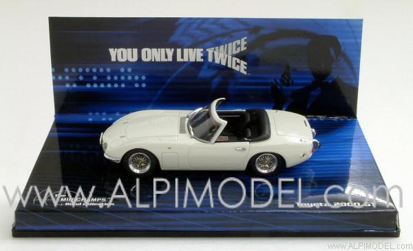 Toyota 2000 GT  007 James Bond 'You Only Live Twice' by minichamps