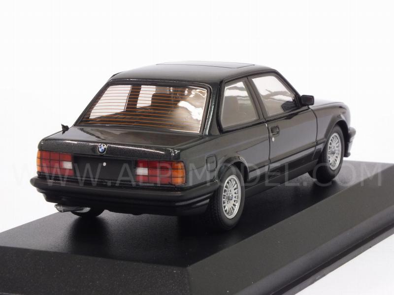 BMW Serie 3 (E30) 1989 (Diamond Black Metallic) by minichamps