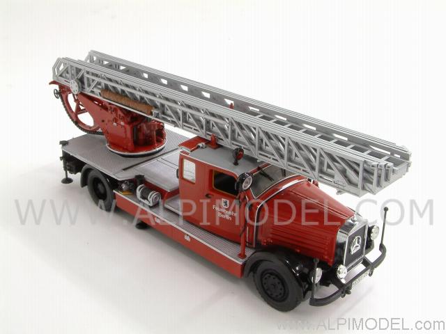 Mercedes LoD3750 DL26 Ladder Fire Brigades Berlin by minichamps
