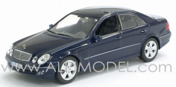 Mercedes E Class (Tanzanite blue metallic) by minichamps
