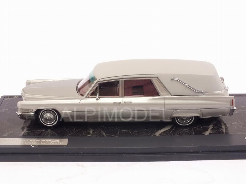 Cadillac Superior Crown Funeral Car 1970 (Silver) by matrix-models