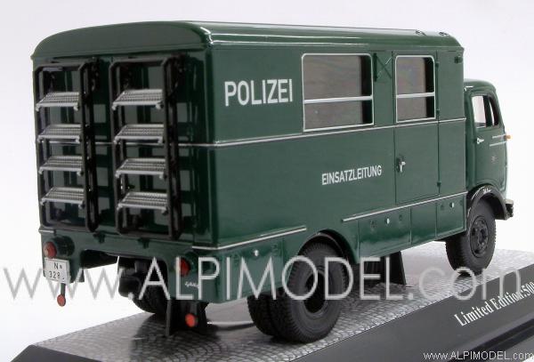 Mercedes LP911 Polizei by premium-classixxs