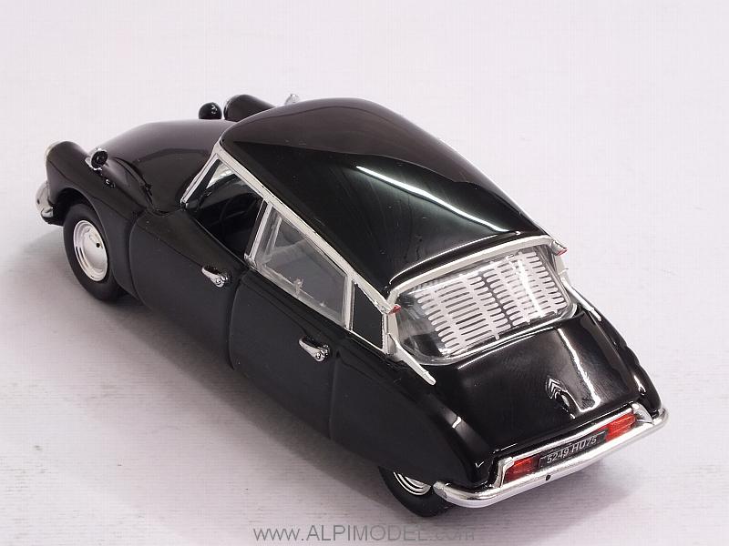 Citroen DS 19 Presidental 1962 attempt to Charles de Gaulle (with bullet holes/con fori proiettili) by rio