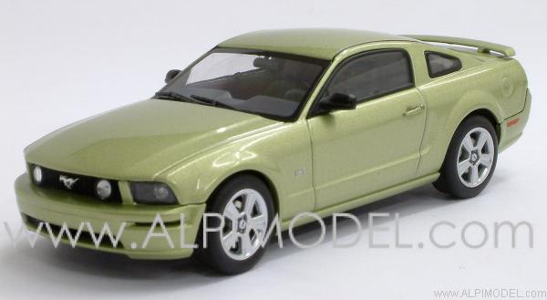 1 18 AUTOart #73011 2005 Ford Mustang GT Car Show 2004 " Legend Lime Rarity for sale online