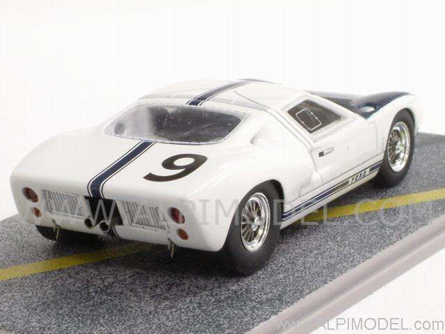 Ford GT40 #9 Le Mans Test April 1964 - bizarre
