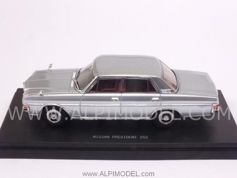 Nissan President 252 1987 (Silver) - ebbro