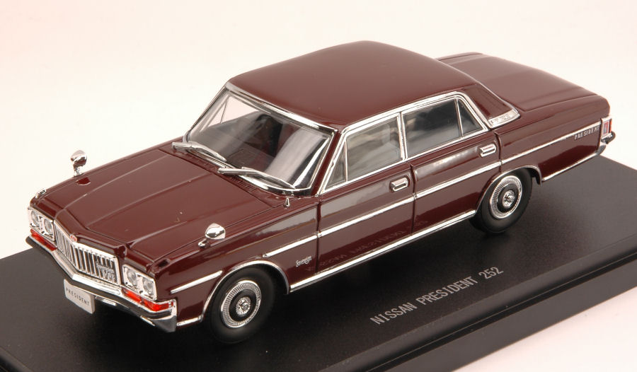 Nissan President 252 1987 (Brown) by ebbro