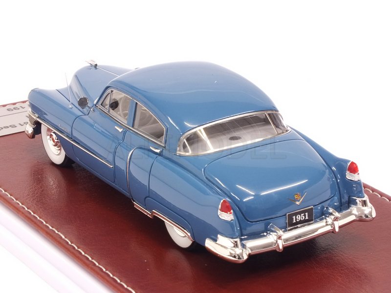 Cadillac Series 61 Sedan 1951 (Cadett Blue) - great-iconic-models