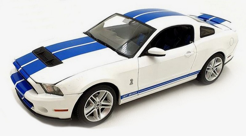 Shelby GT500 2011 Performance White with Blue Stripes by greenlight