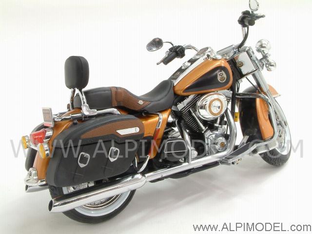 Harley Davidson  Road King Classic 105th Anniversary Special Edition - highway-61