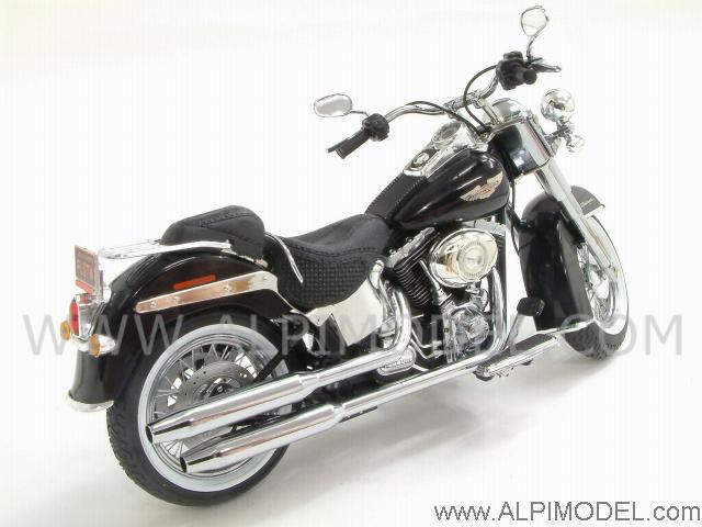 Harley Davidson  FLSTN Softail Deluxe  (Vivid Black) - highway-61