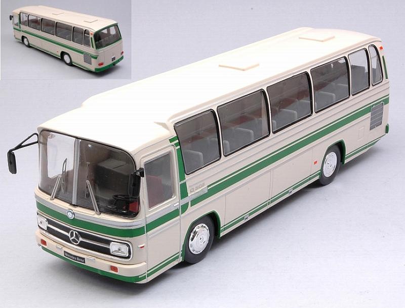 Mercedes O302 Bus 1972 (Beige/Green) by ixo-models