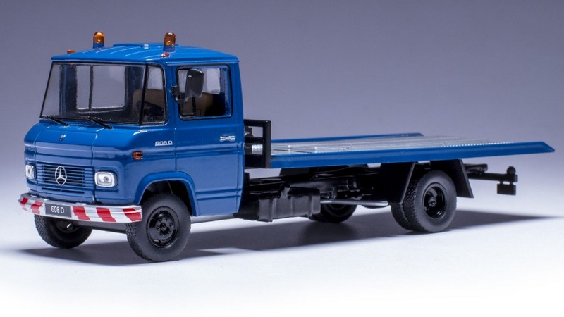Mercedes L608D Truck 1980 (Blue) by ixo-models