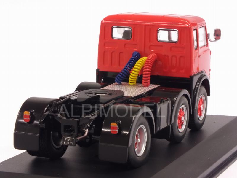 Fiat 690 T1 Truck 1961 (Red/Black) - ixo-models