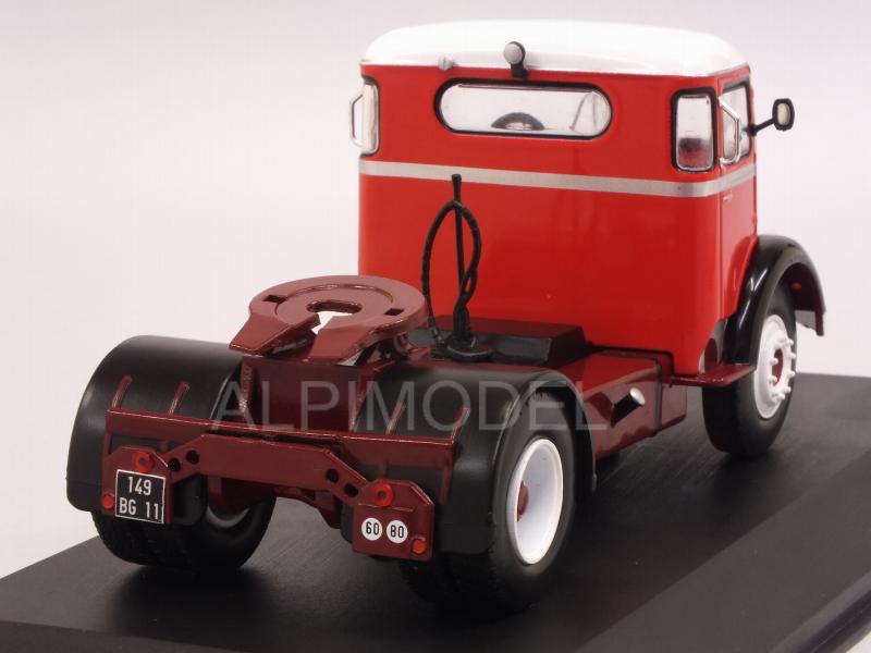 Bernard 150 MB Truck 1951 (Red) - ixo-models