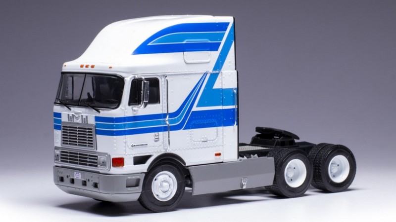 International Eagle Cabover 1995 (White/Blue) by ixo-models