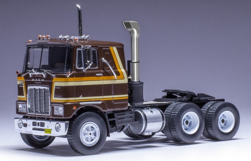 Mack Serie F 1977 Truck (Brown) by ixo-models
