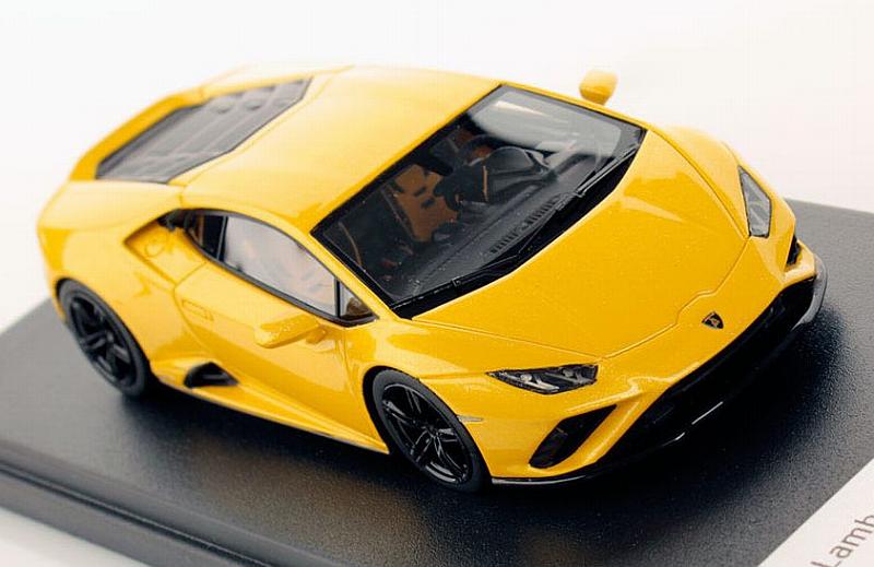 Lamborghini Huracan Evo RWD (Belenus Yellow) - looksmart