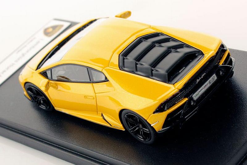 Lamborghini Huracan Evo RWD (Belenus Yellow) - looksmart
