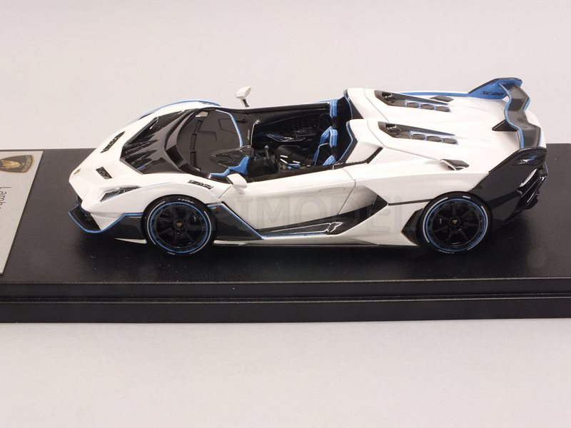 Lamborghini SC20 (Shiny White) - looksmart