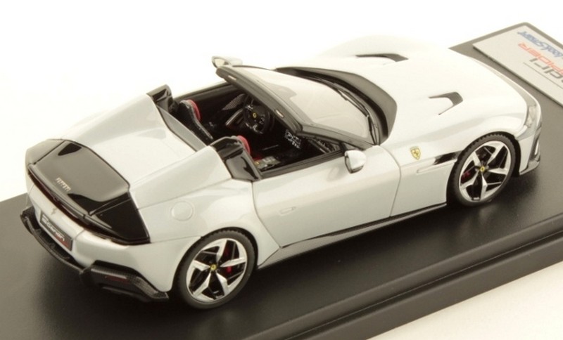 Ferrari 12 Cilindri Spider (Bianco Artico) - looksmart