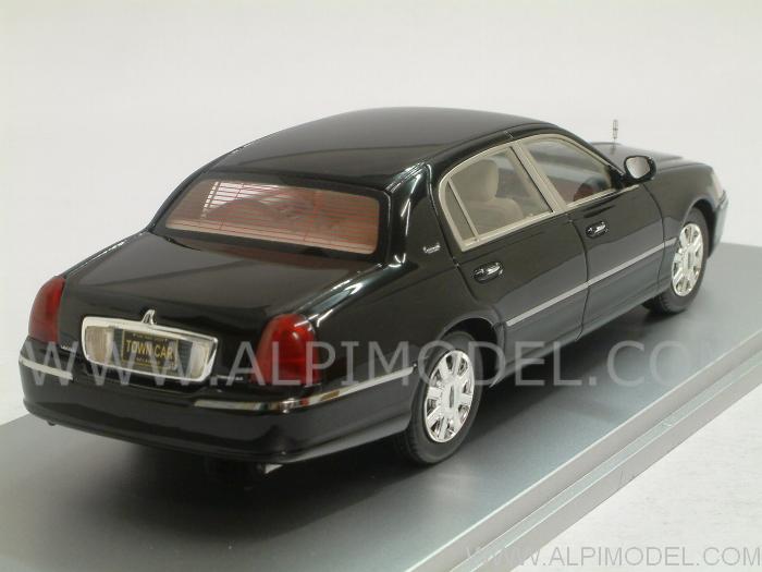 Lincoln Town Car 2011 (Black) - luxury