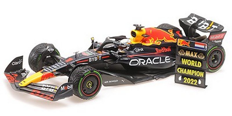 Red Bull RB18 #1 Winner GP Japan 2022 Max Verstappen World Champion (with pitboard) by minichamps