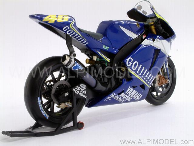 Yamaha YZR-M1 World Champion MotoGP 2005 Valentino Rossi - minichamps