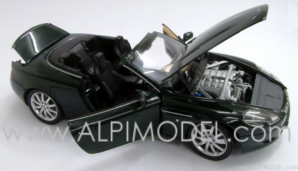 MINICHAMPS 150137330 Aston Martin DB9 Cabriolet 2004 right hand