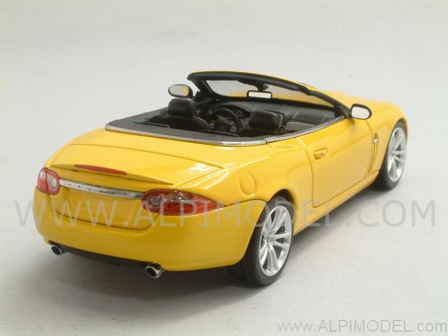 Jaguar XK Convetible 2005 'Linea Giallo' - minichamps