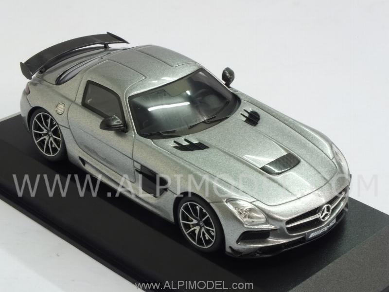 Mercedes SLS AMG Black Series 2013 - Designo Magno Alanitgrau (resin) - minichamps