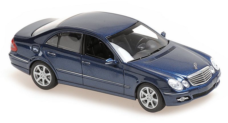 Mercedes E-Class (W211) 2006 (Dark Blue Metallic)  'Maxichamps' Edition by minichamps