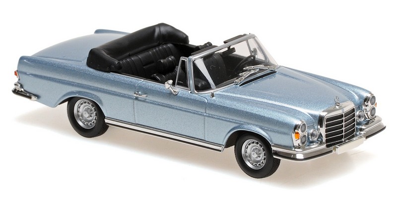 Mercedes 280 SE 3.5 Cabriolet (W111) 1970 (Blue)  'Maxichamps' Edition by minichamps