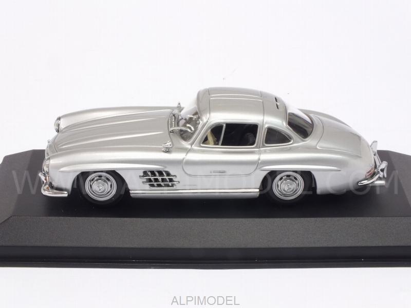 Mercedes 300 SL Coupe (W198iI) 1955 (Silver) 'Maxichamps' Edition - minichamps