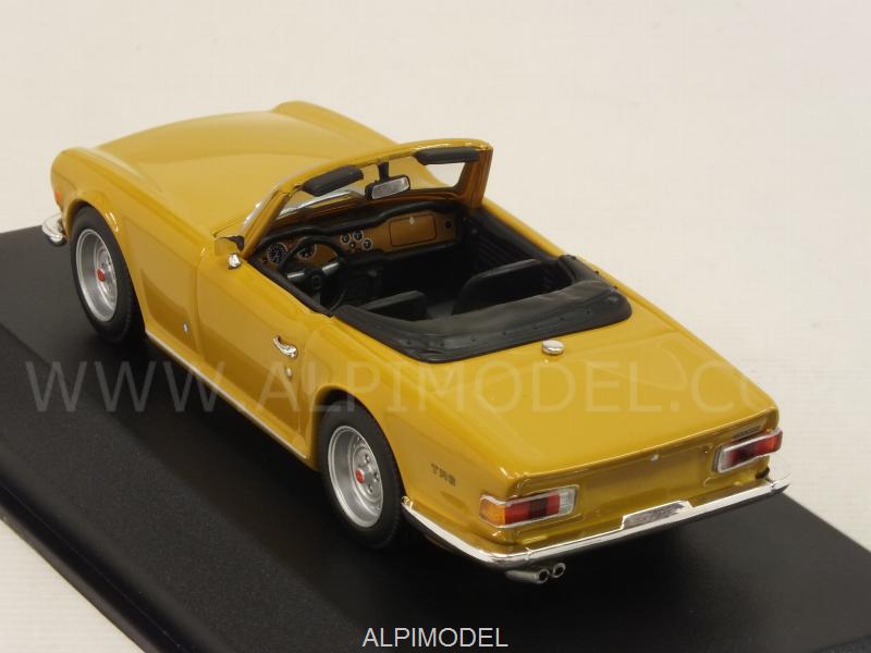 Triumph TR6 1968 (Ochre) 'Maxichamps' Edition - minichamps