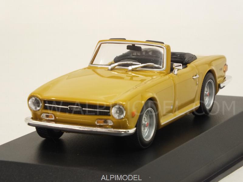 Triumph TR6 1968 (Ochre) 'Maxichamps' Edition by minichamps